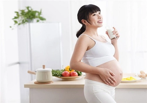 Chế độ dinh dưỡng và chăm sóc da rạn chuyên sâu cho mẹ bầu